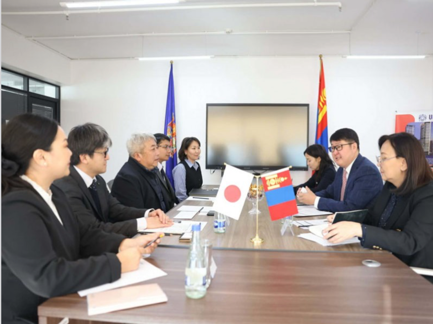 Мияконожо хотын Мал аж ахуйн албаны дарга Нишихата Юүичитай уулзлаа